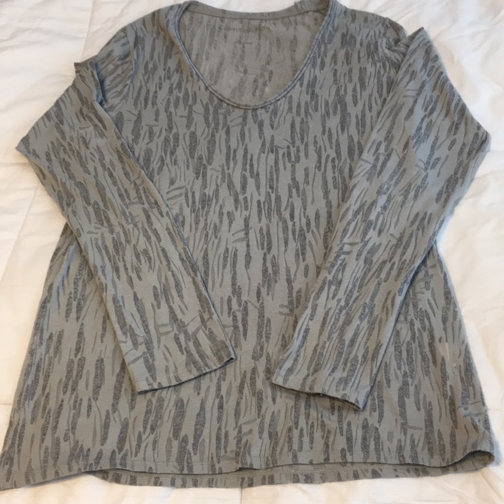 Long sleeve lightweight shirt